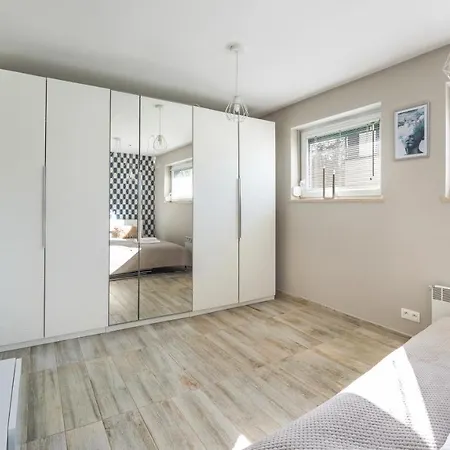 Sloneczny Apartment Lukecin